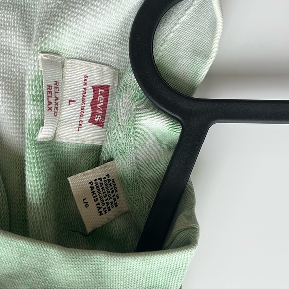 ✌️Embrace the Unique Vibes with a Tie-Dyed Levi's Sweater! 🤟 - Picture 4 of 4